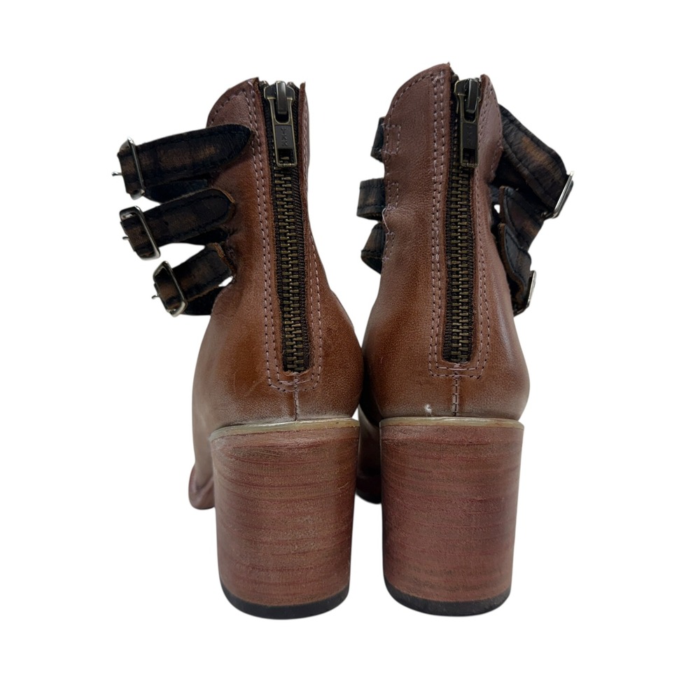 Shoes - Picture 13 of 14